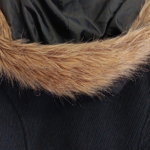 OLEG CASSINI COAT SIZE MED - Picture 16 of 16